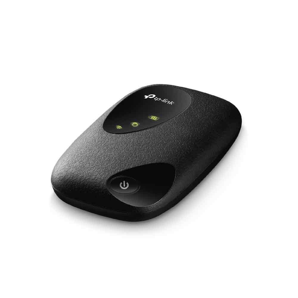 Backside connectivity ports TP-Link M7200